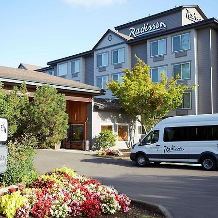 Radisson Hotel Portland Airport Exterior photo