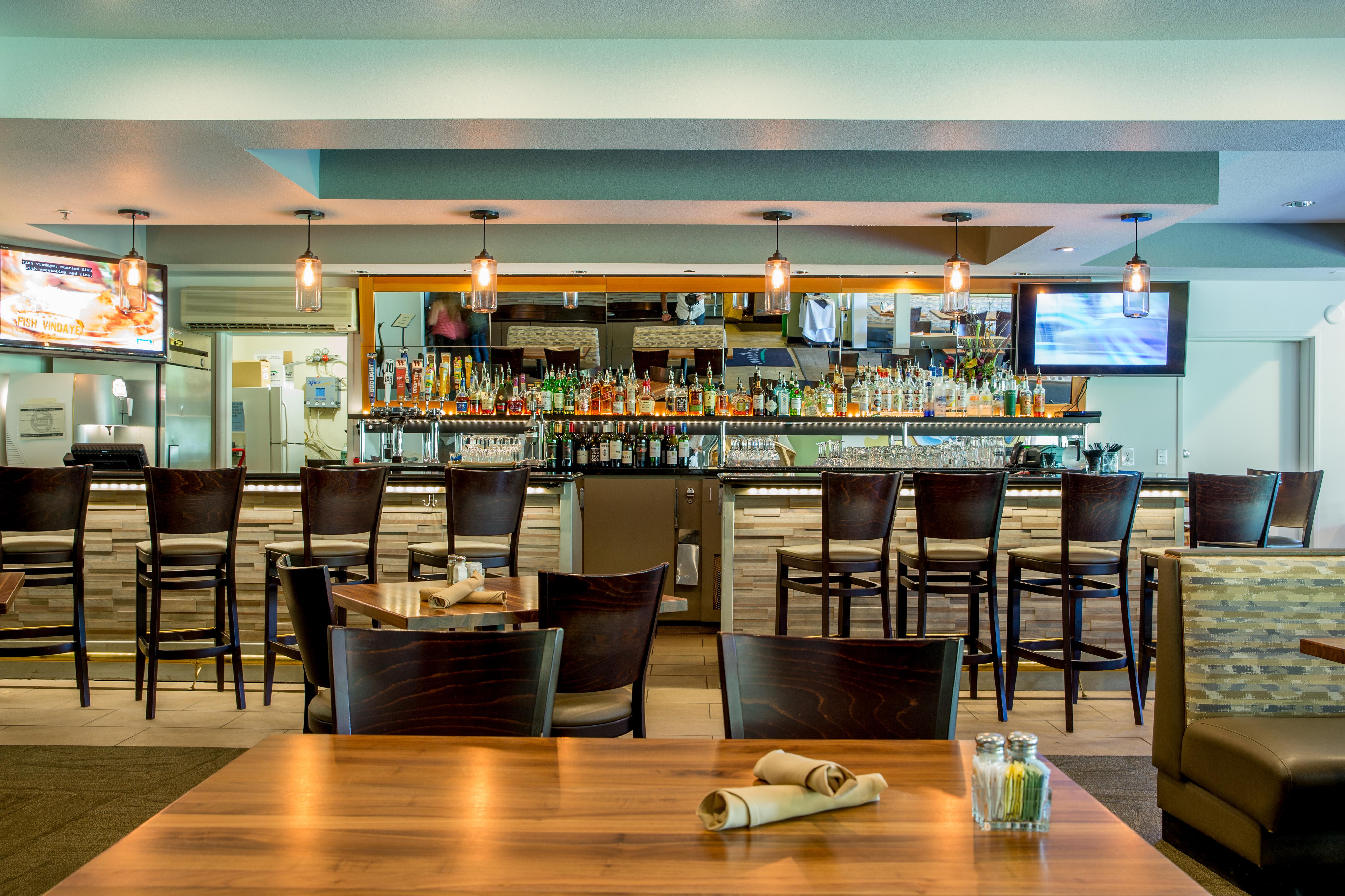 Radisson Hotel Portland Airport Exterior photo