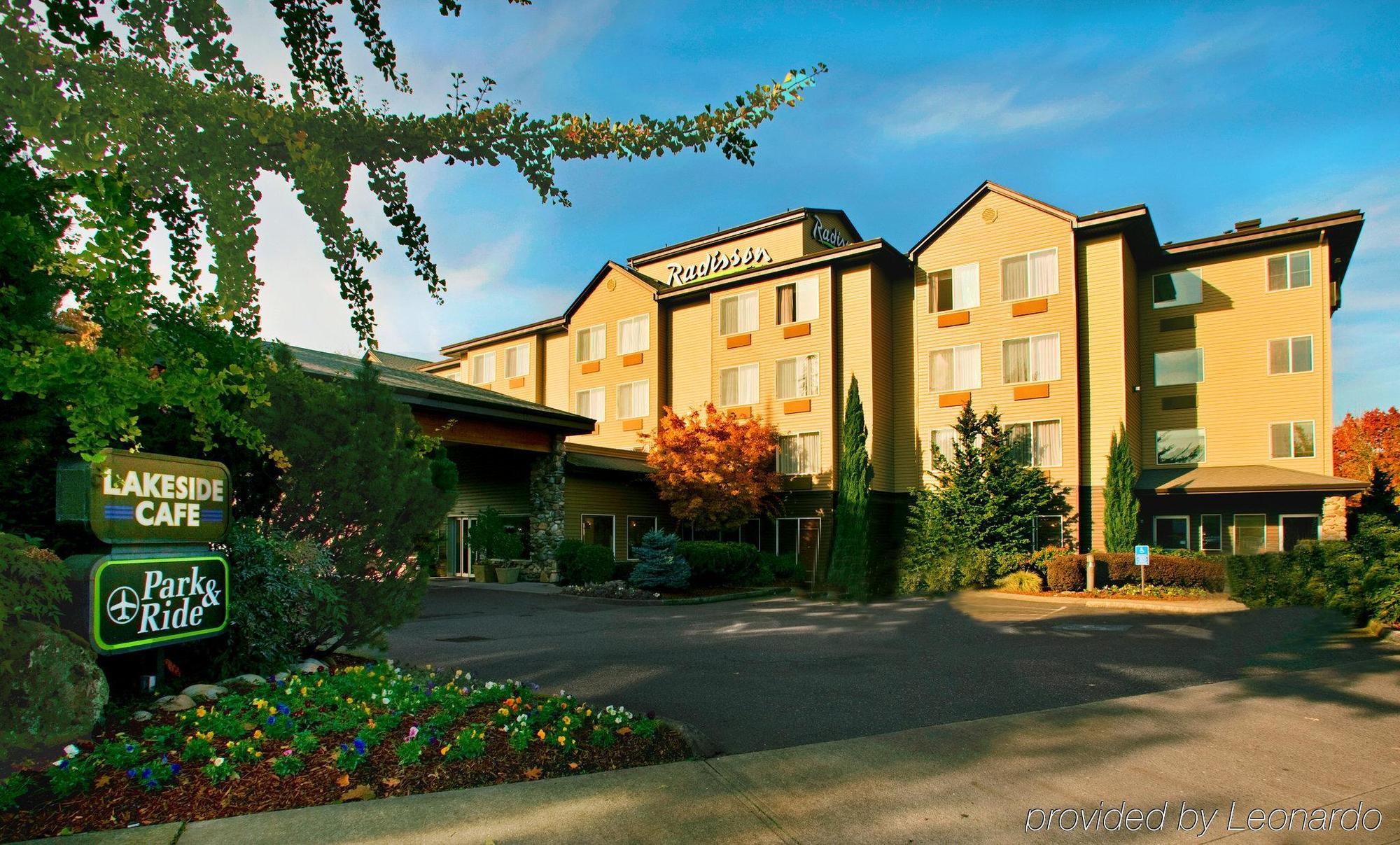 Radisson Hotel Portland Airport Exterior photo