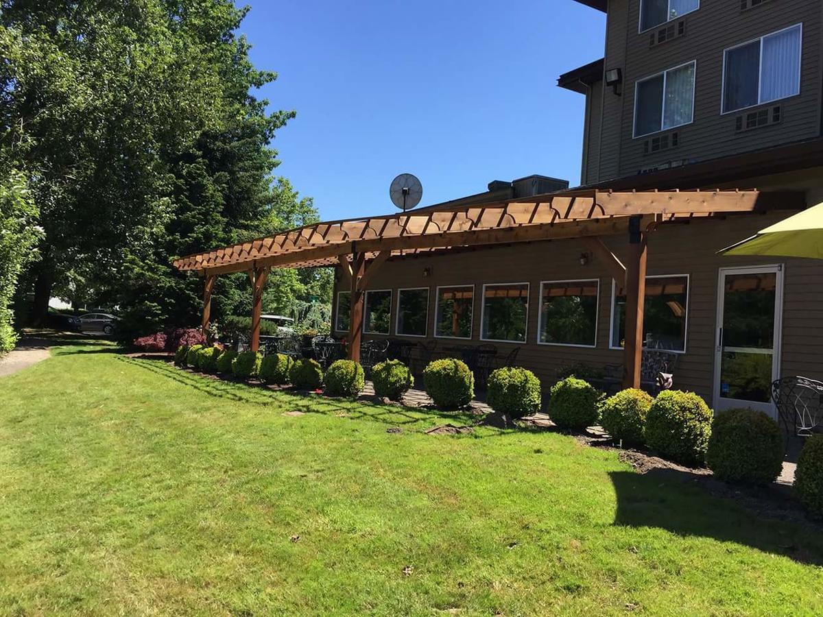 Radisson Hotel Portland Airport Exterior photo